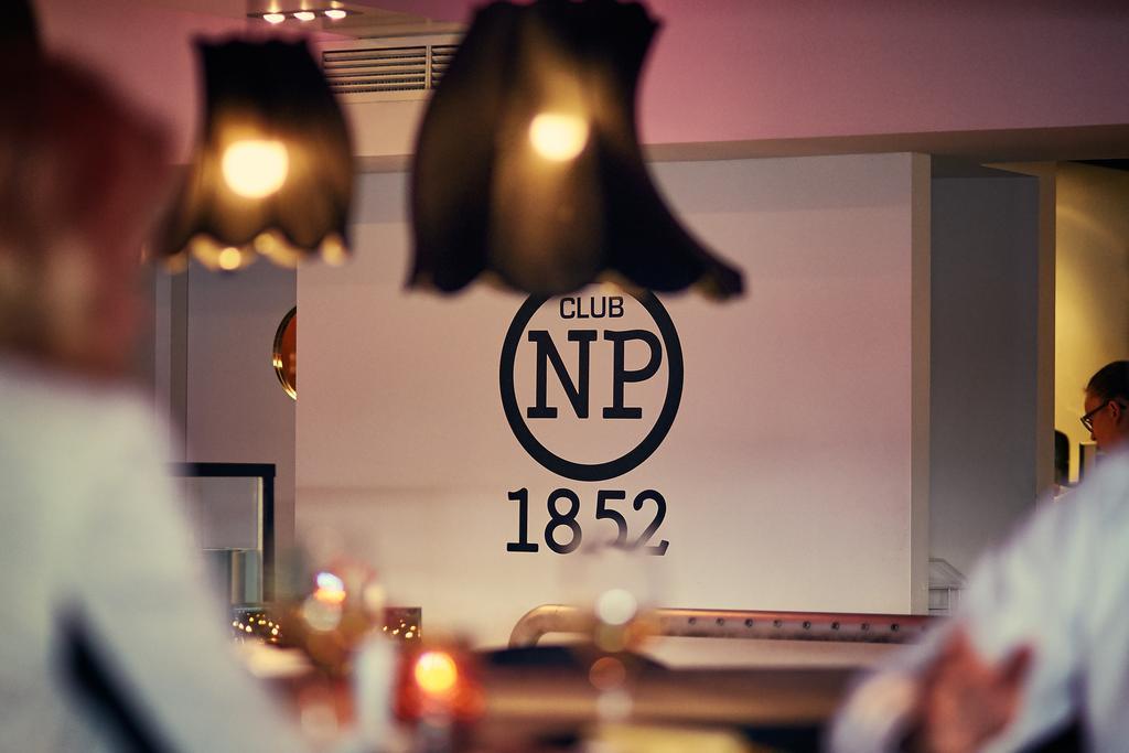 Hampshire Hotel - Newport เฮาเซิน ภายนอก รูปภาพ